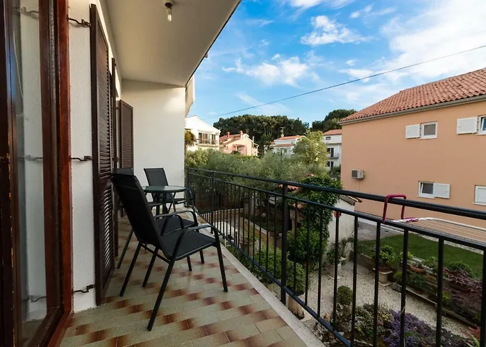 Apartment Beautiful Garden By Rent Istria