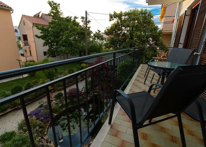 Apartment Beautiful Garden By Rent Istria